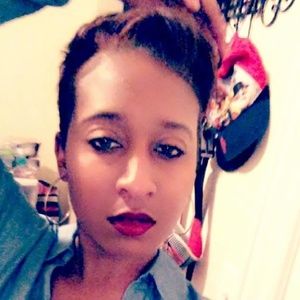 Meet your Posher, Renee